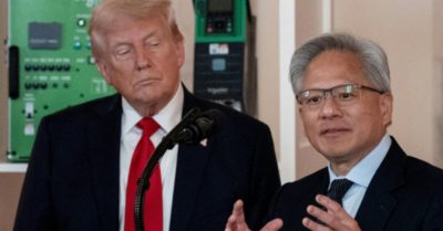Jensen Huang bật loa ngoài giữa cuộc gọi bất ngờ của Trump
