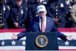 Ông Trump kể được lính cứu hỏa đưa khỏi khu vực nguy hiểm sau vụ 11-9