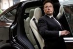 Elon Musk sống trong xe kéo để theo sát dự án AI