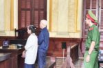 Giết hàng xóm cướp vàng rồi chở vợ đi bán