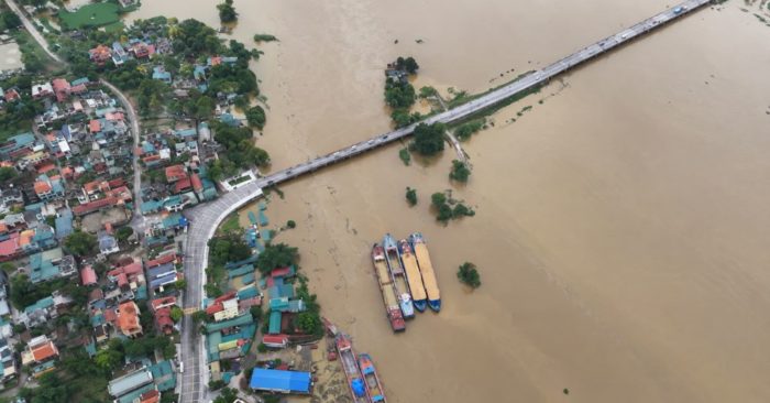 Lũ vượt báo động 3, áp lực ứng phó dồn về hạ du