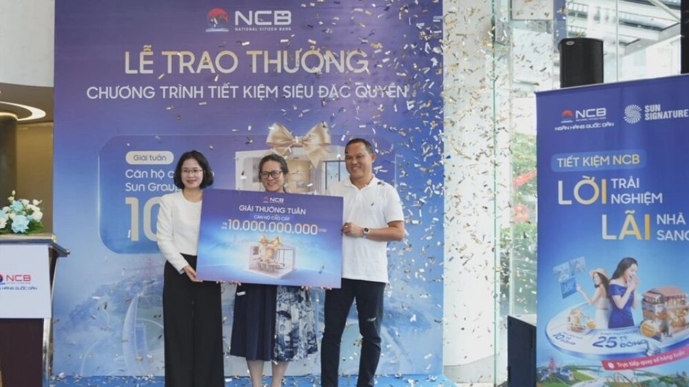 NCB trao thưởng căn hộ 10 tỷ đồng cho khách hàng.