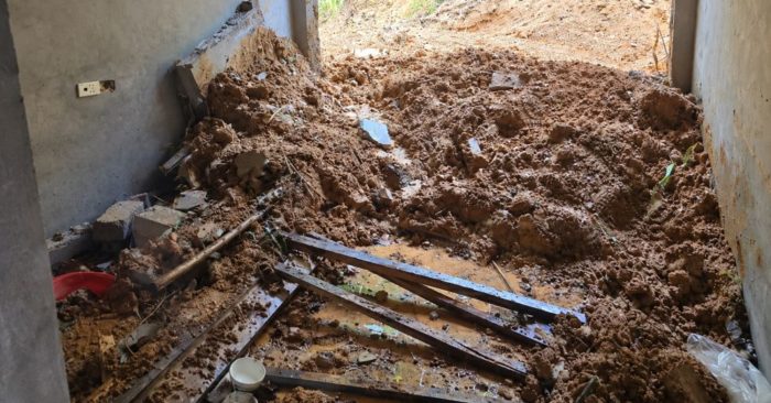 Sau vụ sạt lở vùi lấp ba người, những khoảng trống cảnh báo