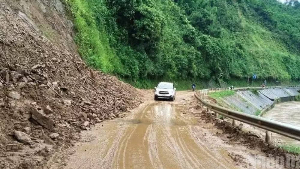 Điểm sạt lở trên tuyến quốc lộ qua Thái Nguyên