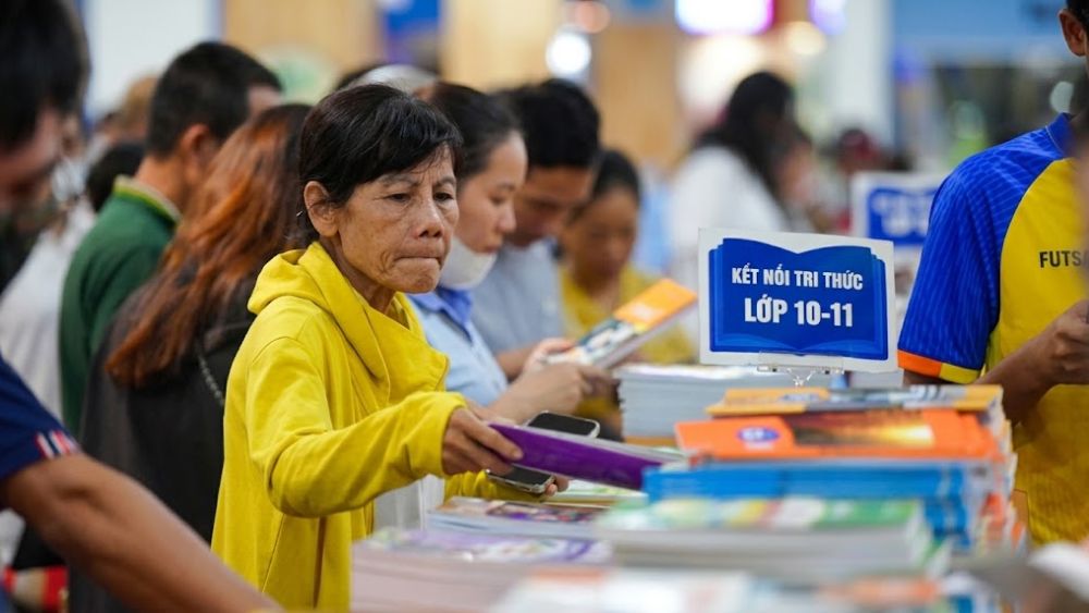 Cả nước còn thiếu gần 4 triệu cuốn sách giáo khoa. Bộ GD&ĐT đang khẩn trương chỉ đạo in bổ sung và điều chuyển để đáp ứng kịp thời