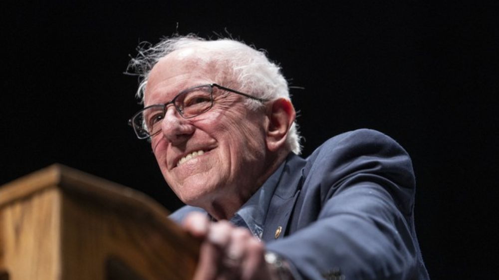 Bernie Sanders kêu gọi kiểm soát AI