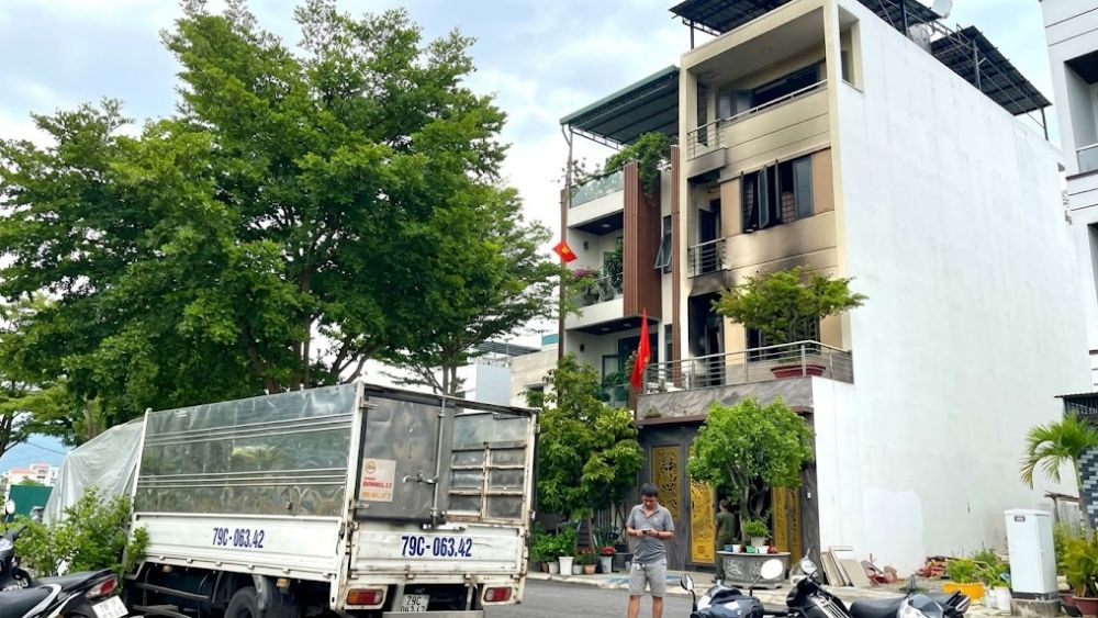 Vụ cháy nhà 4 tầng ở Nha Trang nghi làm sạc điện thoại tạo ra 2 phụ nữ mắc kẹt tử vong. Xem ngay chi tiết trường hiện tại và nhân viên công việc.