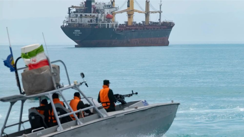 Iran cảnh báo vùng cấm hàng hải trên Vịnh Ba Tư